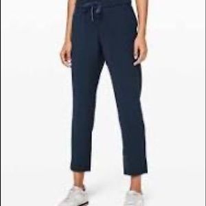Lululemon On The Fly Woven Cropped Jogger Sz 8